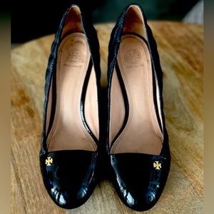 Tory Burch Shoes Claremont Wedge 10 Quilted